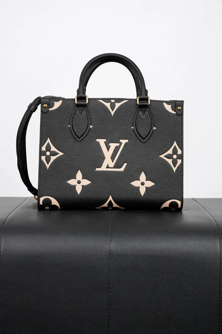 Louis Vuitton · Tote